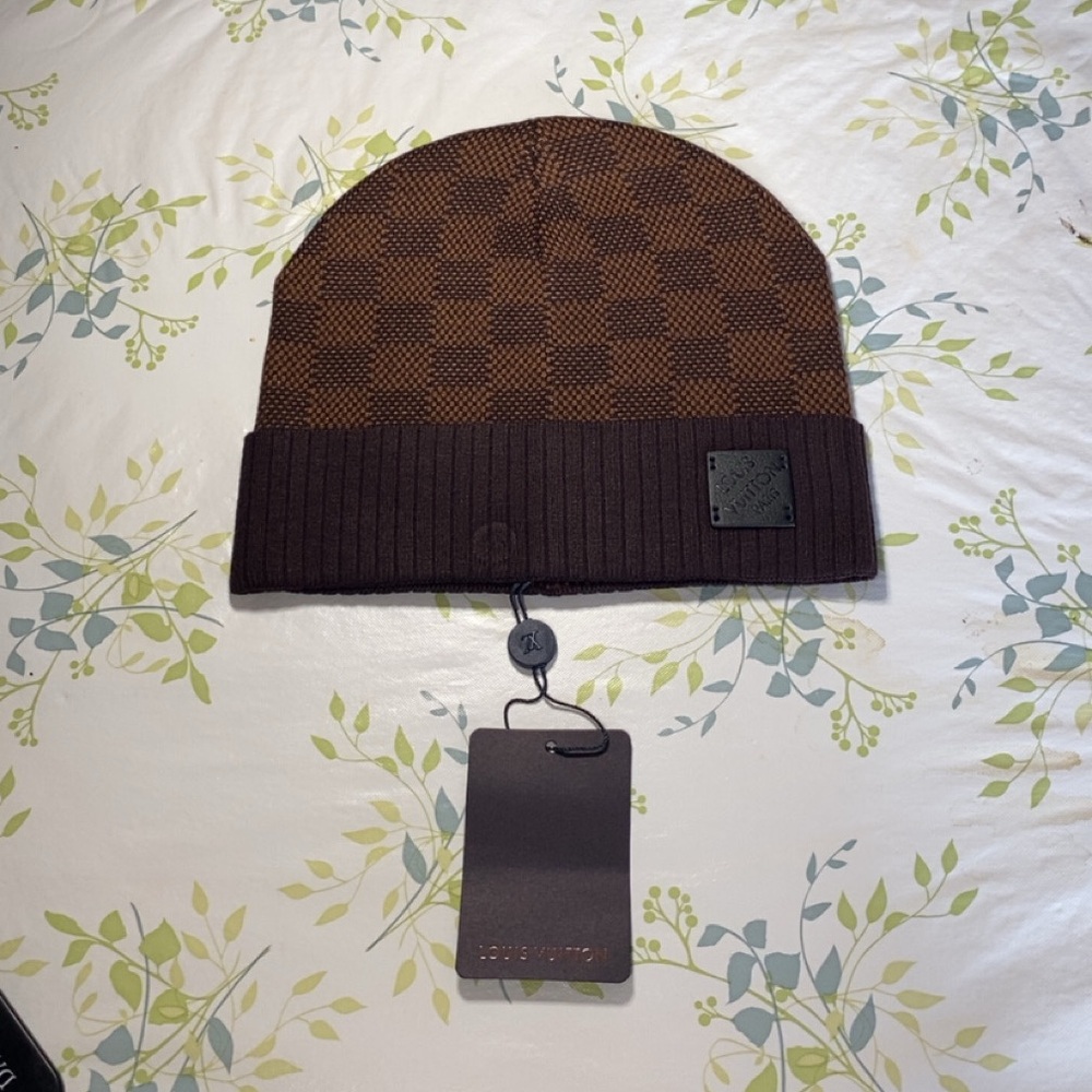 Authentic Brown louis vuitton Beanie (perfect condition)